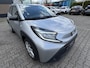 Toyota Aygo X MT-FIRST STOELVERW APPLE/ANDROID 17" LM-VELGEN CLIMA AD-CRUISE PRIVACY-GLASS