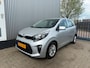 Kia Picanto 1.0 DPi DynamicLine / APPLE CARPLAY / 1E EIGENAAR / NAVIGATIE / ACHTERUITRIJCAMERA / CRUISE CONTROL / AIRCO / NL-AUTO