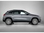 Mercedes-Benz GLA 250 e Business Solution AMG | Premium Plus pakket | Panoramaschuifdak | Kofferdrempel in chroom | Dakrailing | Stuurschakelpaddles | Smartphone Integratie |