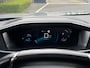 Peugeot e-2008 GT Pack 50 kWh 136PK Automaat Navigatie, Achteruitrijcamera, Keyless, Stoelverwarming, Adaptieve Cruise Control