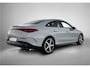 Mercedes-Benz CLA 180 Business Solution AMG | Premium pakket | Nightpakket | Smartphone integratie | URBAN GUARD | Vast panoramadak | Sfeerverlichting | THERMOTRONIC |