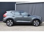 Volvo XC40 B4 Plus Dark | Semi Elektrische Wegklapbare Trekhaak | Allseason banden | 19'' lichtmetalen velgen | Stoelverwarming | Google Infotainment | Parkeercamera | Parkeersensoren voor + achter | Harman Kardon Premium Audio