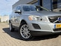 Volvo XC60 2.0 T5 Ocean Race / Automaat / NL-Auto / Open-Panodak / Adaptieve Cruise-Control / Vol-Leder / Stoelverwarming / Elektr.-Stoelen met Geheugen / Afneembare-Trekhaak / Dodehoek-Detectie / Climate-Control / Elektr.-Achterklep / Keyless / Radio-Bluetooth / Navi / PDC V+A met Camera / 18'' LMV / ENZ.