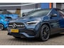 Mercedes-Benz GLA 200 AMG Line | Pano | 20'' | Matrix LED | Camera | Sfeer | Elektrisch verstelbare stoel(en) met geheugen | AMG-styling | Achteruitrijcamera | Elektrisch bedienbare achterklep