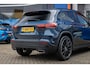 Mercedes-Benz GLA 200 AMG Line | Pano | 20'' | Matrix LED | Camera | Sfeer | Elektrisch verstelbare stoel(en) met geheugen | AMG-styling | Achteruitrijcamera | Elektrisch bedienbare achterklep