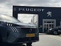 Peugeot 5008 GT 1.2 Hybrid 136PK e-DCS6 Automaat Navigatie, Achteruitrijcamera, Stoelverwarming, Stuurwielverwarming, Elektrische Kofferbak