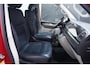 Volkswagen Transporter 2.0 TDI L2H1 Dubbel Cabine 5-Zits, Two-tone Rood / Wit, 2x Schuifdeur, Navi, Leder, PDC V+A, NAP