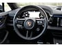 Porsche Macan 4S 516pk Pano Luchtvering Achterasbesturing PassangerDisplay Trekhaak 18-weg Stoelventilatie