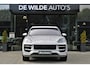 Porsche Cayenne 3.0 S E-Hybrid SportDesign 520pk Krijt Pano SoftClose Trekhaak Head-up InnoDrive Keyless 360-camera Bose