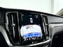 Volvo V60 T8 Plug-in hybrid AWD Ultra Dark | SOH 97% | Panoramadak | Parkeercamera | Head-up Display | Harman Kardon | Stoel- en Stuurverwarming | Trekhaak