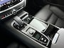 Volvo V60 T8 Plug-in hybrid AWD Ultra Dark | SOH 97% | Panoramadak | Parkeercamera | Head-up Display | Harman Kardon | Stoel- en Stuurverwarming | Trekhaak