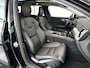 Volvo V60 T8 Plug-in hybrid AWD Ultra Dark | SOH 97% | Panoramadak | Parkeercamera | Head-up Display | Harman Kardon | Stoel- en Stuurverwarming | Trekhaak