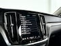 Volvo V60 T8 Plug-in hybrid AWD Ultra Dark | SOH 97% | Panoramadak | Parkeercamera | Head-up Display | Harman Kardon | Stoel- en Stuurverwarming | Trekhaak