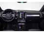 Volvo XC40 B3 Core - IntelliSafe Assist & Surround - 360º Camera - Verwarmde voorstoelen & stuur - Parkeersensoren voor & achter - Draadloze tel. lader - Extra getint glas - Elektr. inklapbare trekhaak - 18' LMV