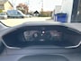 Peugeot 208 Hybrid 110 PK Allure | Automaat | Slechts 15.400 KM Gereden | Navigatie | Camera | Parkeersensoren V+A | Stoelverwarming | LED Verlichting | 16" Lichtmetalen Velgen | Half Lederen Bekleding | Digitaal Dashboard | Cruise Control | Climate Control |