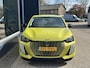 Peugeot 208 Hybrid 110 PK Allure | Automaat | Slechts 15.400 KM Gereden | Navigatie | Camera | Parkeersensoren V+A | Stoelverwarming | LED Verlichting | 16" Lichtmetalen Velgen | Half Lederen Bekleding | Digitaal Dashboard | Cruise Control | Climate Control |