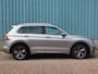 Volkswagen Tiguan R-Line 1.4 TSI 150pk DSG AUTOMAAT | CAMERA | NAVI | CLIMA | APPLE CARPLAY / ANDROID AUTO |