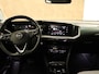 Opel Mokka-e Elegance 50-kWh 11kw bl. - SOH 98.3%!! - ORIGINEEL NEDERLANDSE AUTO - VOORSTOELEN VERWARMD - STUURVERWARMING - NAVIGATIE FULL-MAP - APPLE CARPLAY/ANDROID AUTO - ACHTERUITRIJCAMERA - KEYLESS START - CLIMATE CONTROL - CRUISE CONTROL - DODEHOEKDETECTIE
