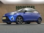 Toyota Yaris 1.5 Hybrid Bi-Tone Plus - ORIGINEEL NEDERLANDSE AUTO - PANORAMADAK - NAVIGATIE - CLIMATE CONTROL - CAMERA - 16 INCH LICHT METALEN VELGEN - BLUETOOTH - KEYLESS ENTRY/ START - BOTSWAARSCHUWING - MISTLAMPEN VOOR