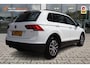 Volkswagen Tiguan 1.4 TSI Connected Series | Trekhaak | Camera | 17 Inch |