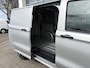 Volkswagen Transporter 2.0 TDI L1H1 Life | 150pk Hand | Zwarte 19 inch velgen | App connect | 3 Zits