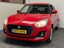 Suzuki Swift 1.2 COMFORT SMART HYBRID NAVIGATIE AIRCO STOELVERWARMING BLUETOOTH TELEFOON MEDIA VOORBEREIDING ACHTERUITRIJCAMERA 16" LICHTMETALEN VELGEN ZEER MOOI !!