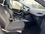 Peugeot 2008 1.2 PureTech Blue Lion 2e Eigenaar,Pano,Navi,Trekhaak,110pk,Dealer Onderhouden,Airco,Cruise,Pdc,Lm velgen,N.A.P,Recent beurt gehad,Apk tot 11-2026