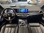 BMW X5 X DRIVE50e M SPORTPAKKET PANORAMADAK LUCHTVERING HEAD-UP DISPLAY NAVIGATIE LEDER ADAPTIVE CRUISE CONTROL PANO SCHUIF/KANTELDAK APPLE CARPLAY/ANDROID RIJSTROOKSENSOREN DODEHOEKSENSOREN 360 CAMERA. Brgl