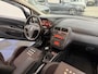Fiat Punto Grande 1.4-16V Sport / NETTE AUTO / RIJDT SCHAKELT GOED / AIRCO