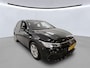 Volkswagen Golf 1.0 eTSI DSG Life Business / Navigatie / PDC / Geheugen stoelen / Getint glas / 16'' LMV
