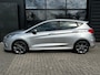 Ford Fiesta 1.0 ST-Line | STUUR, STOEL EN VOORRUITVERWARMING| NAVIGATIE + APPLE CARPLAY/ANDROID AUTO| KEYLESS START| PARKEERSENSOREN| DAB| LED ACHTERLICHTEN|