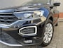 Volkswagen T-Roc 1.5 TSI Sport | Panorama-dak | Trekhaak | Dealer Onderhouden | Achteruitrijcamera | Carplay |
