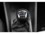 Volkswagen Caddy Cargo 2.0 TDI Economy Business 75PK / 55kW, NL auto door ons geleverd en onderhouden, trekhaak, parkeersensoren achter, radio, climatic airco, verstelbare buitenspiegels, schuifdeur rechts, achterdeuren met ruiten, laadvloer, scheidingswand etc.