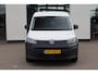 Volkswagen Caddy Cargo 2.0 TDI Economy Business 75PK / 55kW, NL auto door ons geleverd en onderhouden, trekhaak, parkeersensoren achter, radio, climatic airco, verstelbare buitenspiegels, schuifdeur rechts, achterdeuren met ruiten, laadvloer, scheidingswand etc.