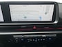 Hyundai Ioniq 6 Lounge 77.4kWh 228pk | LEDER | 800VOLT ULTRA SNELLADEN | ELEK. VERSTELBARE STOELEN | MEMORY FUNCTIE | 360° CAMERA | APPLE CARPLAY / ANDROID AUTO | ADAPTIVE CRUISE | STOEL + STUURVERW. |