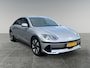 Hyundai Ioniq 6 Lounge 77.4kWh 228pk | LEDER | 800VOLT ULTRA SNELLADEN | ELEK. VERSTELBARE STOELEN | MEMORY FUNCTIE | 360° CAMERA | APPLE CARPLAY / ANDROID AUTO | ADAPTIVE CRUISE | STOEL + STUURVERW. |