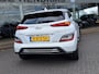 Hyundai Kona Electric EV Fashion 64 kWh | SOH: nnb | 3 Fase | Warmtepomp | Blindspot | Navi | Camera |