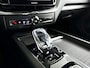 Volvo XC60 T6 Plug-in hybrid AWD Plus Black Edition Heico Styling | Panoramadak | 360° camera | Head-up Display | Harman Kardon | Stoel- en Stuurverwarming | Trekhaak