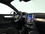 Volvo XC40 B4 Plus Black Edition | Panoramadak | 360° camera | Harman Kardon | Stoel- en Stuurverwarming | Trekhaak