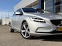 Volvo V40 2.0 T3 Nordic+ / NL-Auto / Dealer-Onderhouden / Standkachel / Stoelverwarming / Cruise-Control / Climate-Control / LED / Radio-Bluetooth / Navi / Verwarmde-Voorruit / PDC-Achter / 17'' LMV / ENZ.