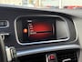 Volvo V40 2.0 T3 Nordic+ / NL-Auto / Dealer-Onderhouden / Standkachel / Stoelverwarming / Cruise-Control / Climate-Control / LED / Radio-Bluetooth / Navi / Verwarmde-Voorruit / PDC-Achter / 17'' LMV / ENZ.