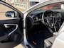 Volvo V40 2.0 T3 Nordic+ / NL-Auto / Dealer-Onderhouden / Standkachel / Stoelverwarming / Cruise-Control / Climate-Control / LED / Radio-Bluetooth / Navi / Verwarmde-Voorruit / PDC-Achter / 17'' LMV / ENZ.