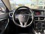 Volvo V40 2.0 T3 Nordic+ / NL-Auto / Dealer-Onderhouden / Standkachel / Stoelverwarming / Cruise-Control / Climate-Control / LED / Radio-Bluetooth / Navi / Verwarmde-Voorruit / PDC-Achter / 17'' LMV / ENZ.
