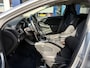 Volvo V40 2.0 T3 Nordic+ / NL-Auto / Dealer-Onderhouden / Standkachel / Stoelverwarming / Cruise-Control / Climate-Control / LED / Radio-Bluetooth / Navi / Verwarmde-Voorruit / PDC-Achter / 17'' LMV / ENZ.