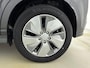 Hyundai Kona Electric EV PREMIUM 64 kWh | 3 FASE | WARMTEPOMP | LEDER | CLIMA | CRUISE ADAPTIEF | CAMERA | NAVI | STOEL- & STUURVERWARMING | 17'' LM VELGEN | PDC VOOR & ACHTER |