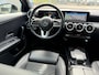 Mercedes-Benz A-klasse 250 e Luxury Line | Navigatie | Cruise control | Camera | Zwarte hemelbekleding | 17".