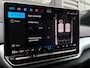 Volkswagen ID.4 Pro Limited Edition 286pk Inclusief €2000,- inruilvoordeel | 'App-Connect' draadloze smartphone integratie | Achterbank in ongelijke delen neerklapbaar incl. middenarmsteun en doorlaadmogelijkheid | Afstandscontrolesysteem (Front Assist), met voetgangers- en fietsersherkenning