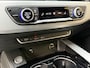 Audi A4 Avant 35 TFSI S edition Automaat | Zwart optiek | LED verlichting | Cruise & climate control | Sportstuur | Getint glas | Quantumgrijs | Lederen/stof bekleding | DAB ontvangst | Parkeersensoren achter