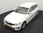 BMW 3-Serie Touring 320e Sportline PHEV 204pk Dealer O.H | Lederen Sportstoelen Verwarmd | Sfeerverlichting | Apple Carplay | Navigatie | Cruise Control | Virtual | DAB | Plug In Hybrid