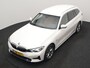 BMW 3-Serie Touring 320e Sportline PHEV 204pk SOH 91.4% Dealer O.H | Lederen Sportstoelen Verwarmd | Sfeerverlichting | Apple Carplay | Navigatie | Cruise Control | Virtual | DAB | Plug In Hybrid